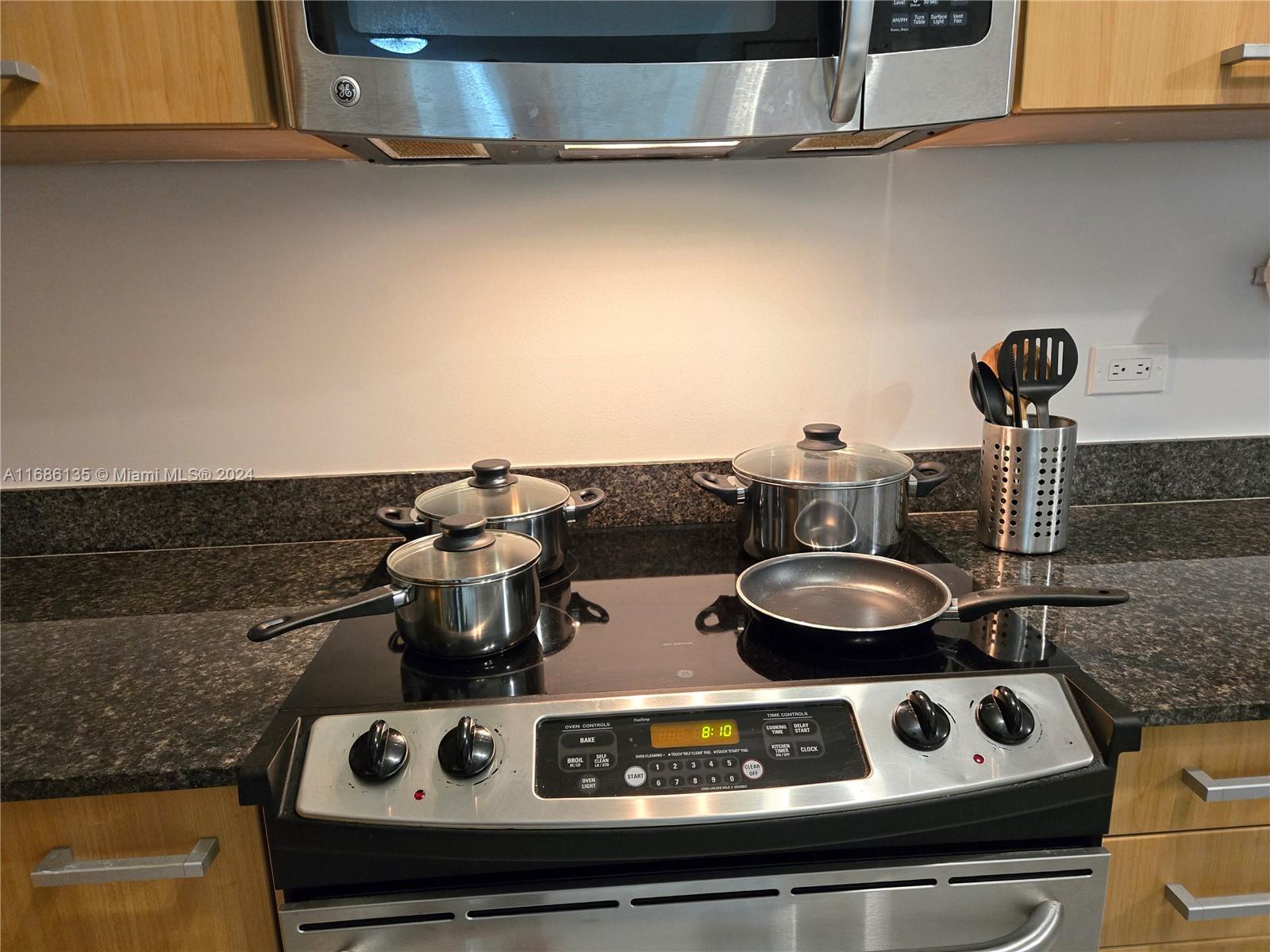 350 S Miami Ave #2109, Miami FL 33130