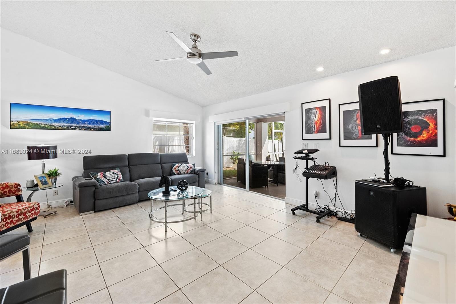 20180 NW 9th Dr, Pembroke Pines, Florida image 12