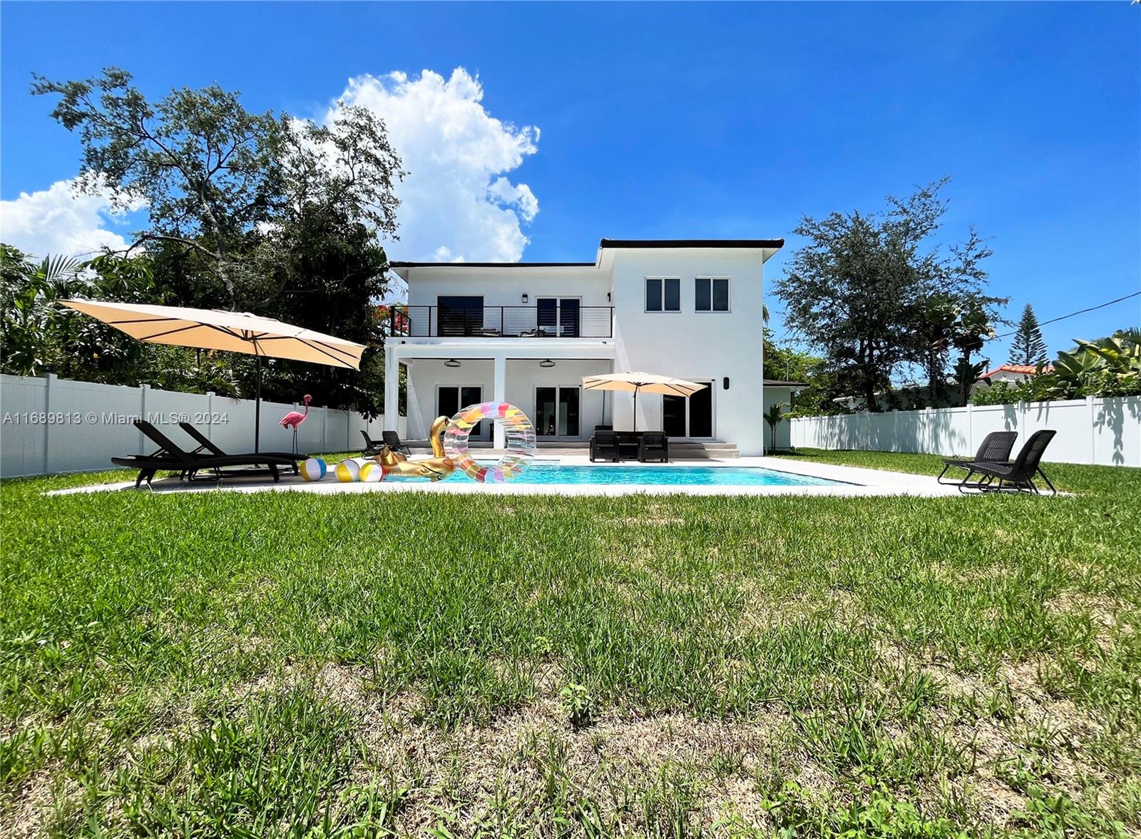 Residential, Biscayne Park, Florida image 30