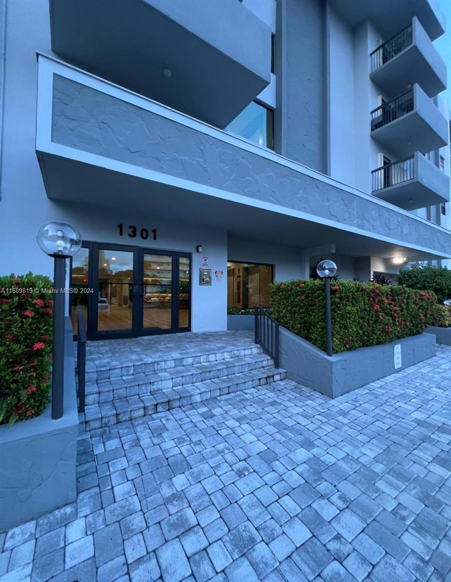 1301 NE 7th St #217, Hallandale Beach, Florida image 16