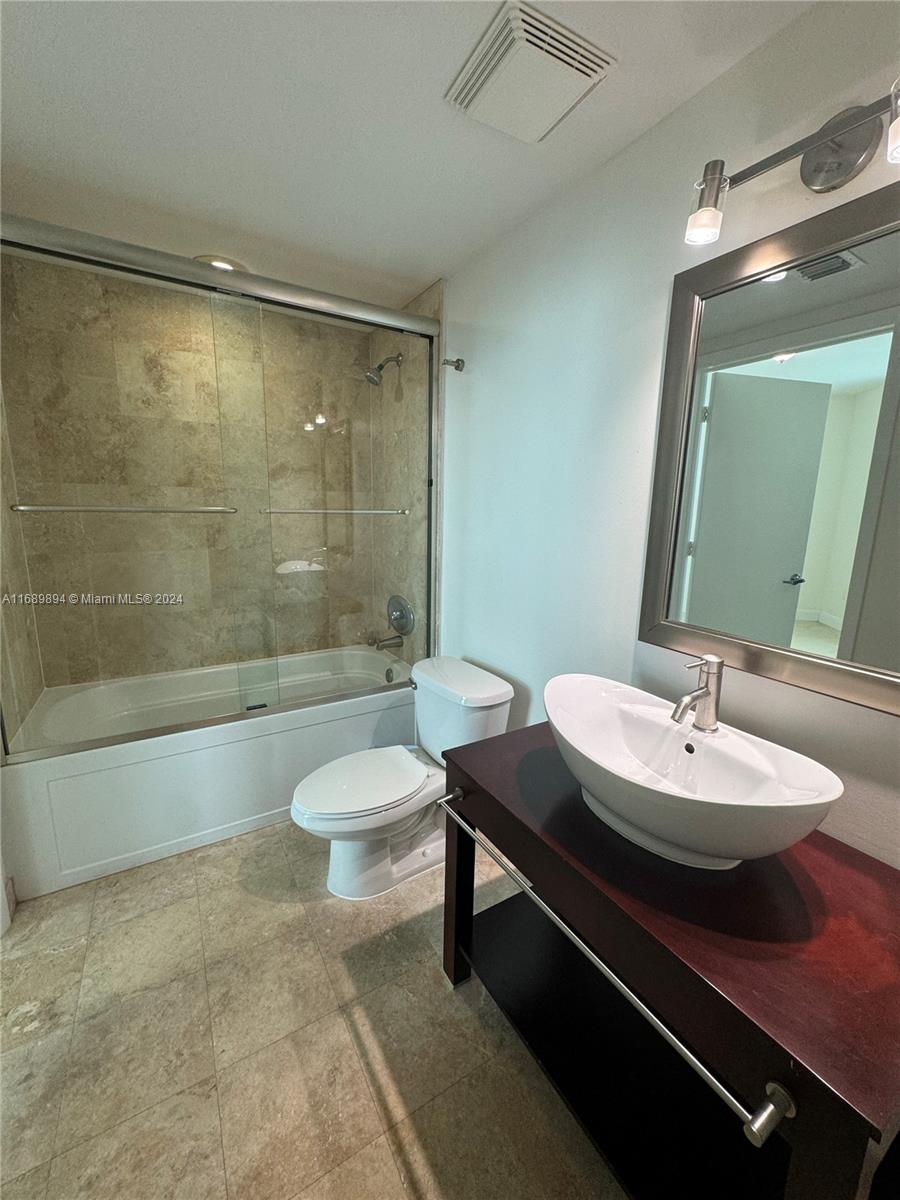 350 S Miami Ave #3712, Miami FL 33130