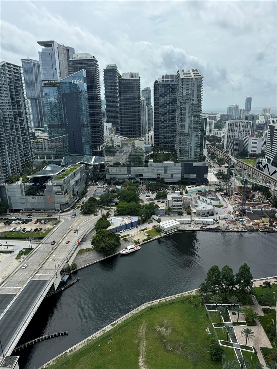 350 S Miami Ave #3712, Miami FL 33130