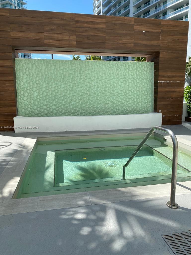 350 S Miami Ave #3712, Miami FL 33130