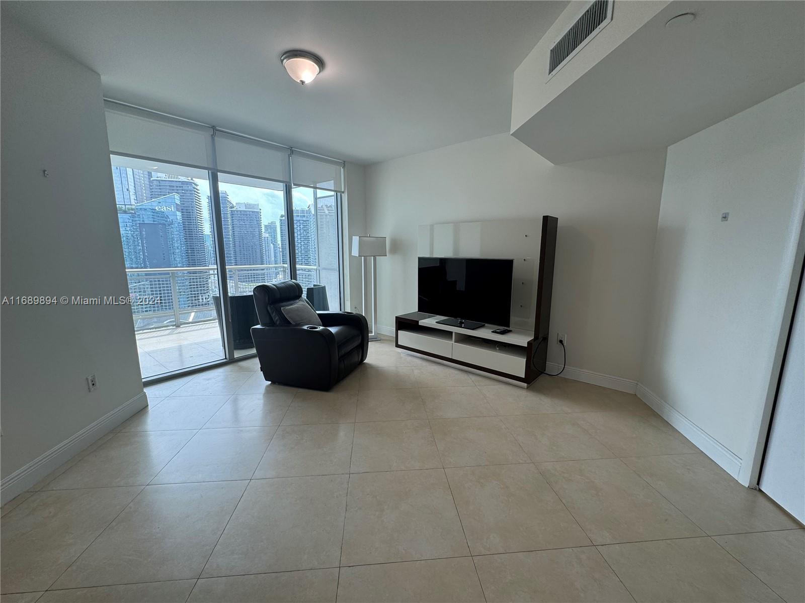 350 S Miami Ave #3712, Miami FL 33130