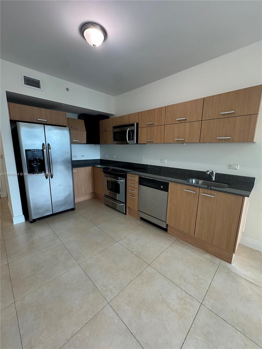 350 S Miami Ave #3712, Miami FL 33130