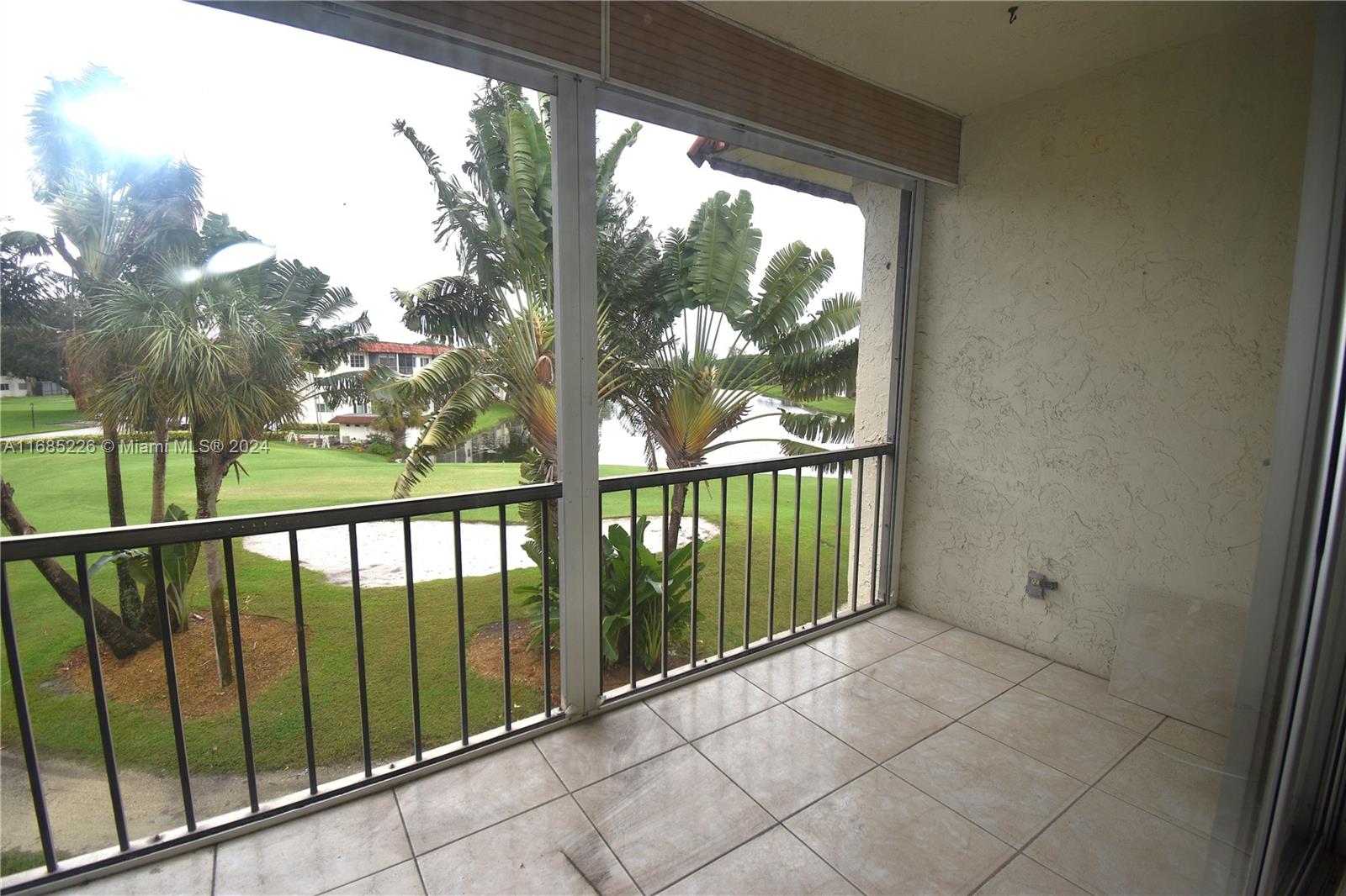 411 S Hollybrook Dr #305, Pembroke Pines, Florida image 11