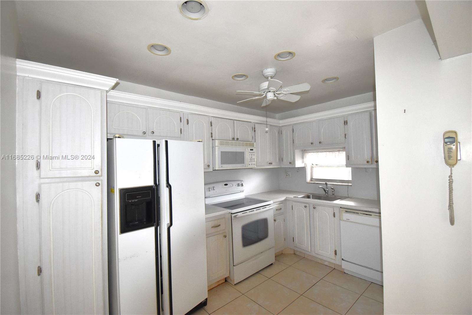 411 S Hollybrook Dr #305, Pembroke Pines, Florida image 2