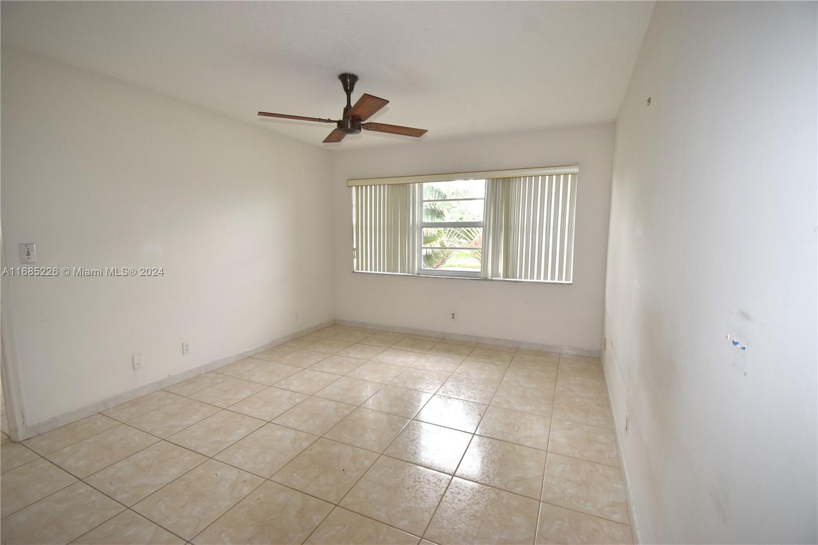 411 S Hollybrook Dr #305, Pembroke Pines, Florida image 8