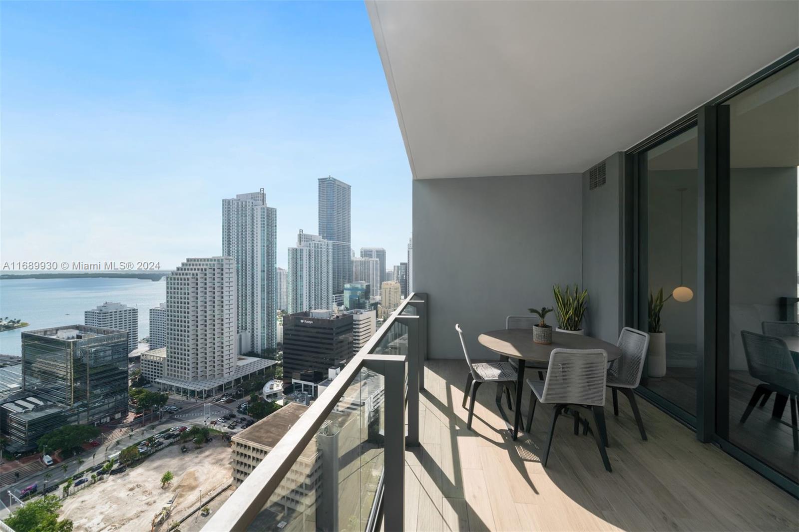 68 SE 6th St #2905, Miami, Florida image 22