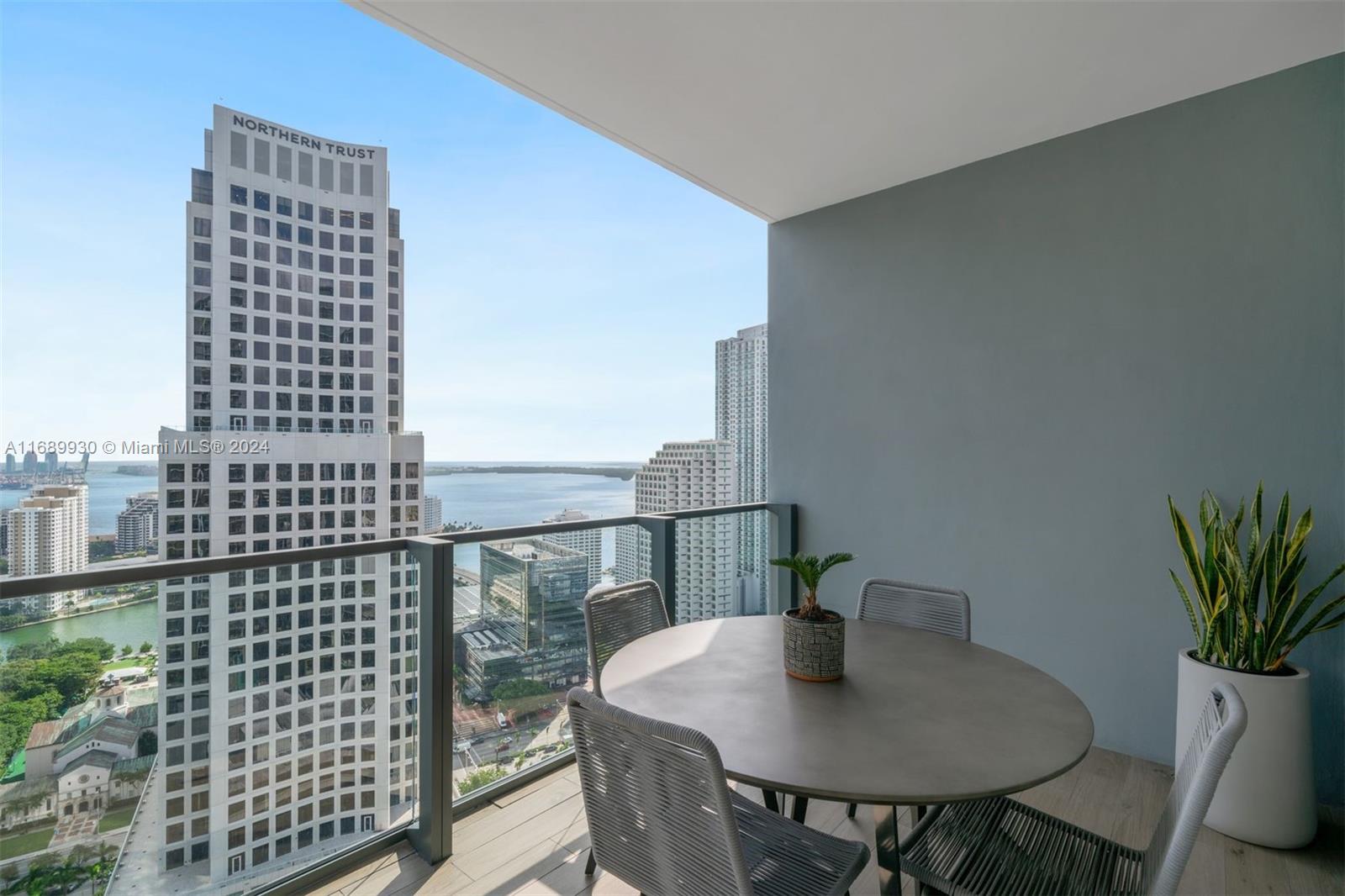 68 SE 6th St #2905, Miami, Florida image 23