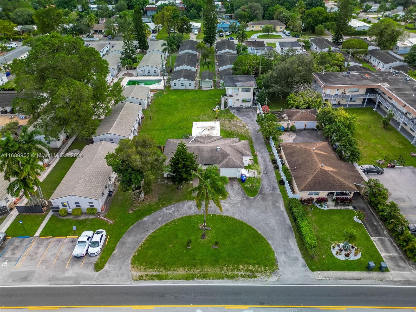 2646 Johnson St, Hollywood, Florida image 9