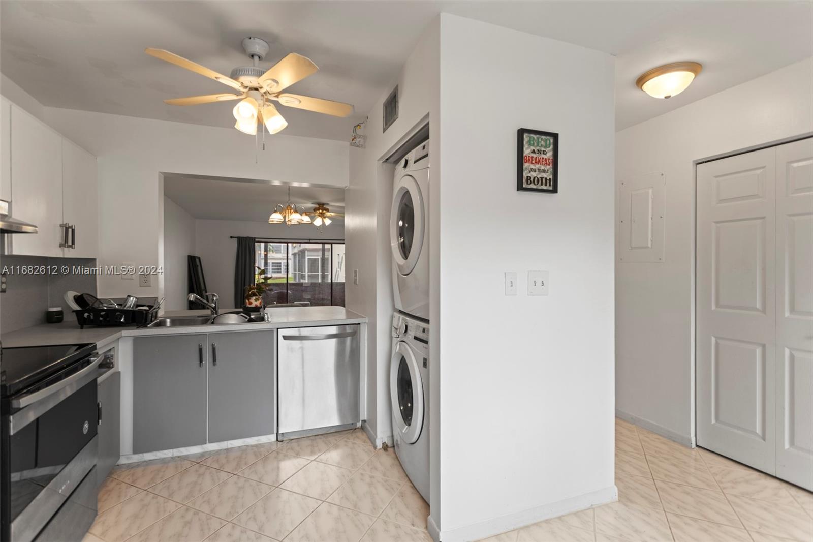 312 W Laurel Dr #1403, Margate, Florida image 3