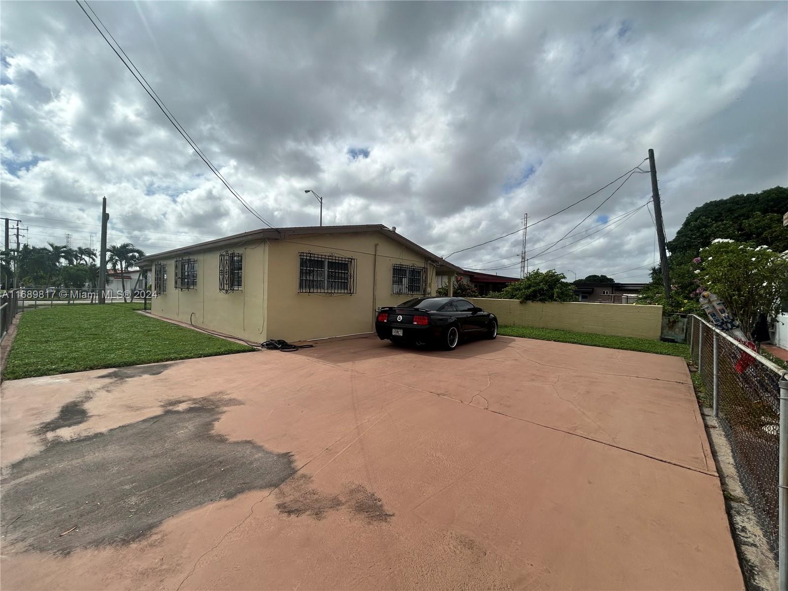 301 W 30th St, Hialeah, Florida image 1