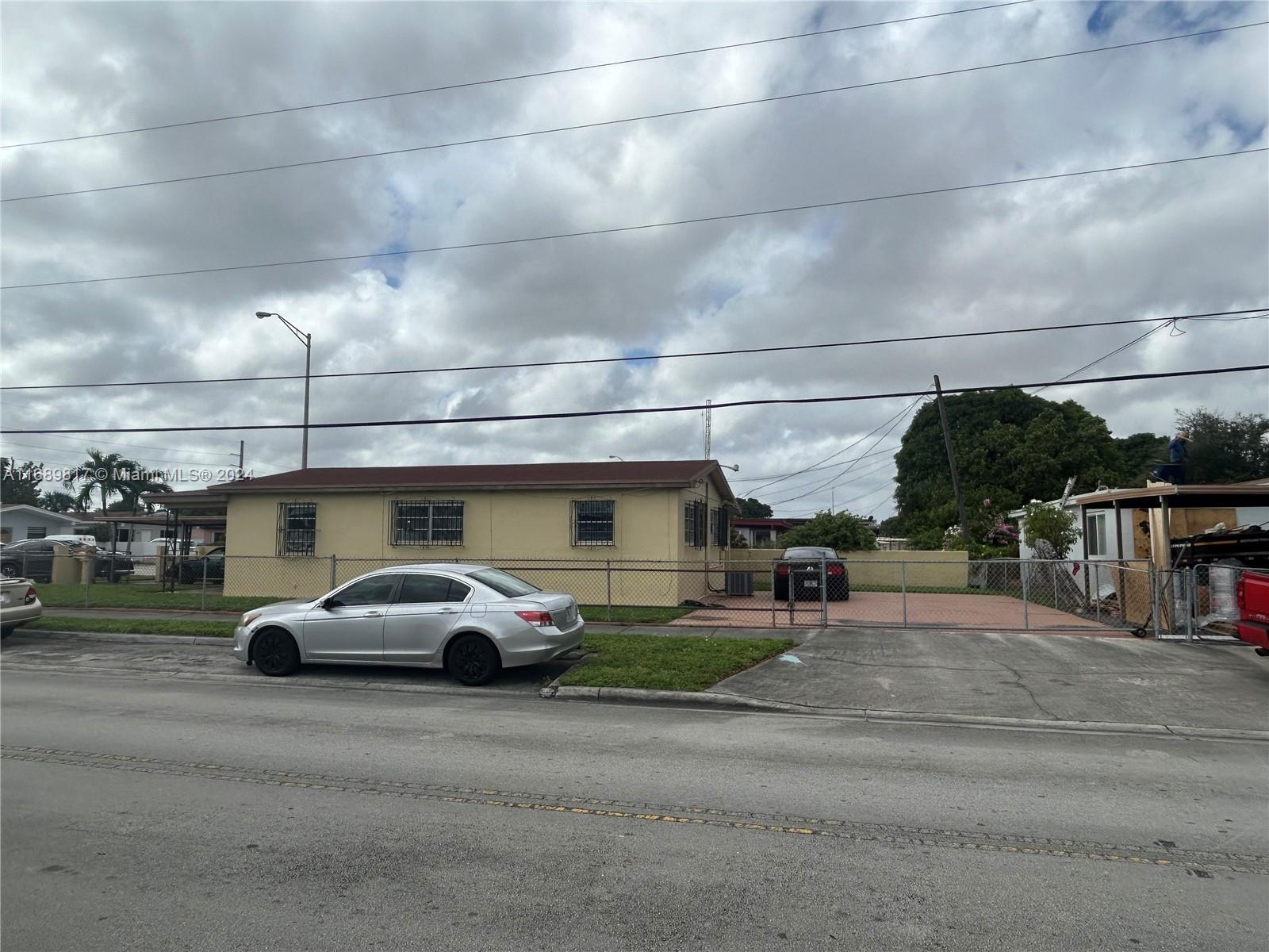 301 W 30th St, Hialeah, Florida image 17