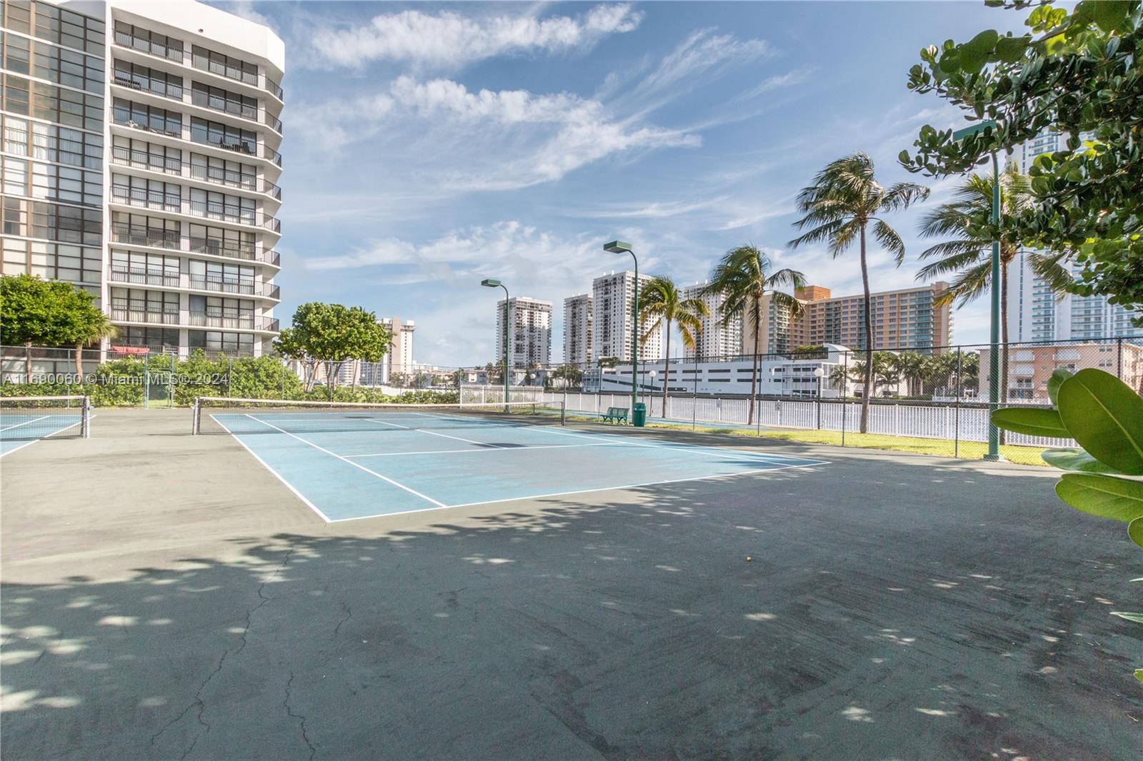 800 Parkview Dr #110, Hallandale Beach, Florida image 32