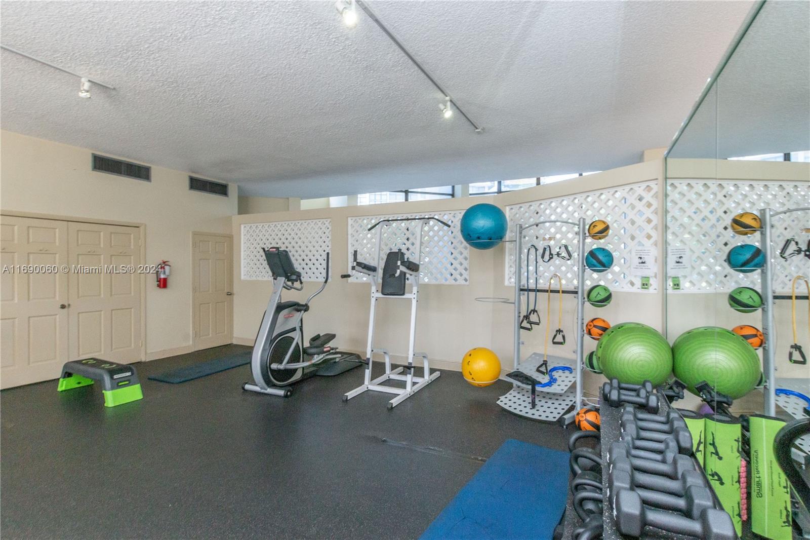 800 Parkview Dr #110, Hallandale Beach, Florida image 33