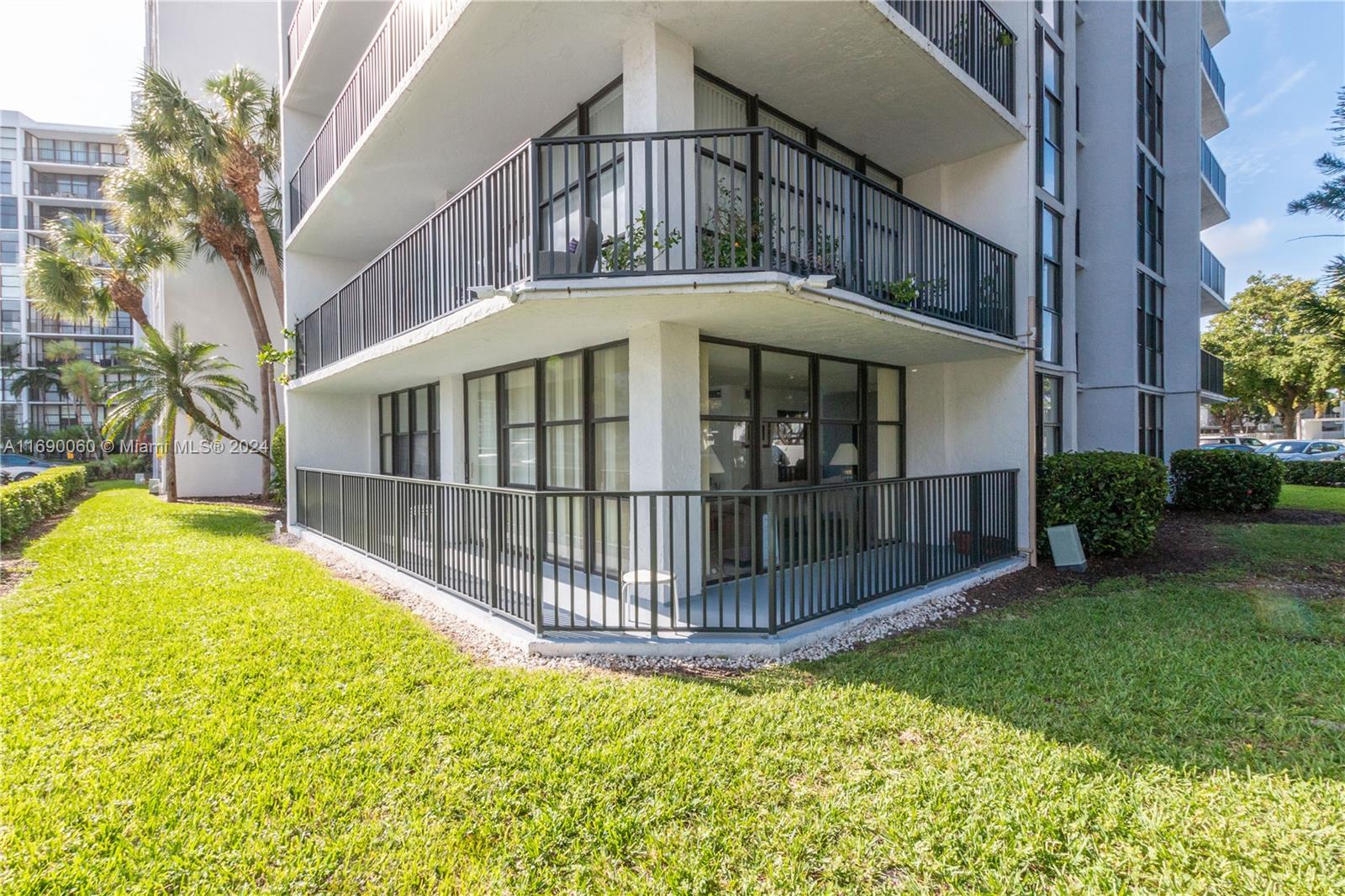 800 Parkview Dr #110, Hallandale Beach, Florida image 35