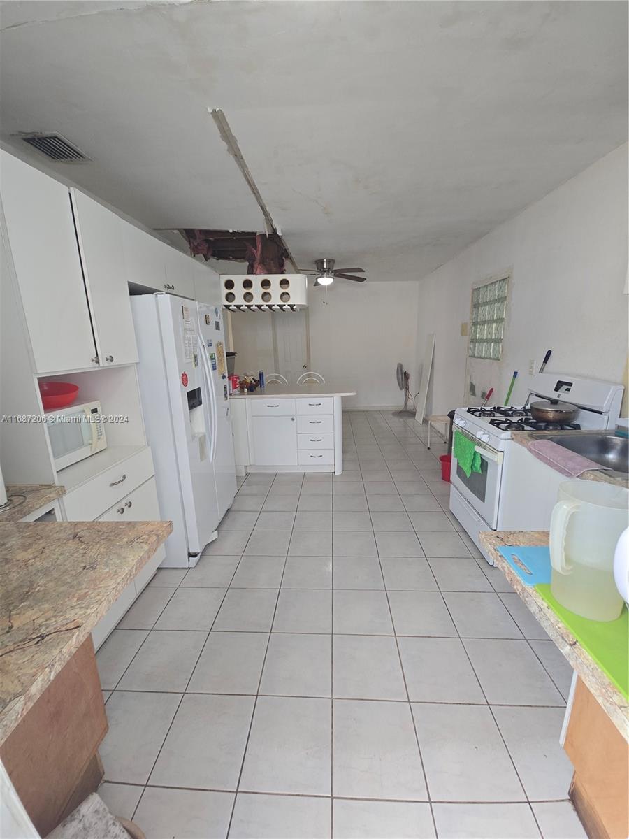 3420 E Palm Ct, Hialeah, Florida image 17