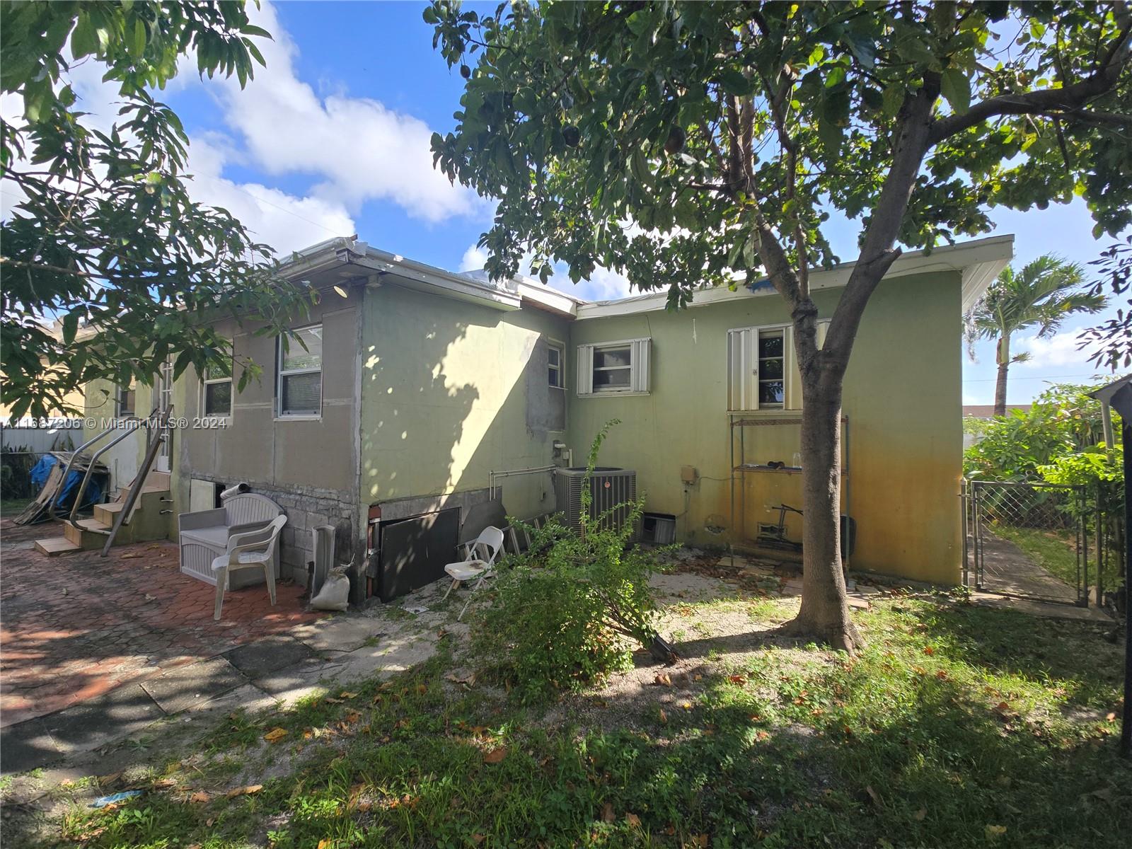 3420 E Palm Ct, Hialeah, Florida image 22