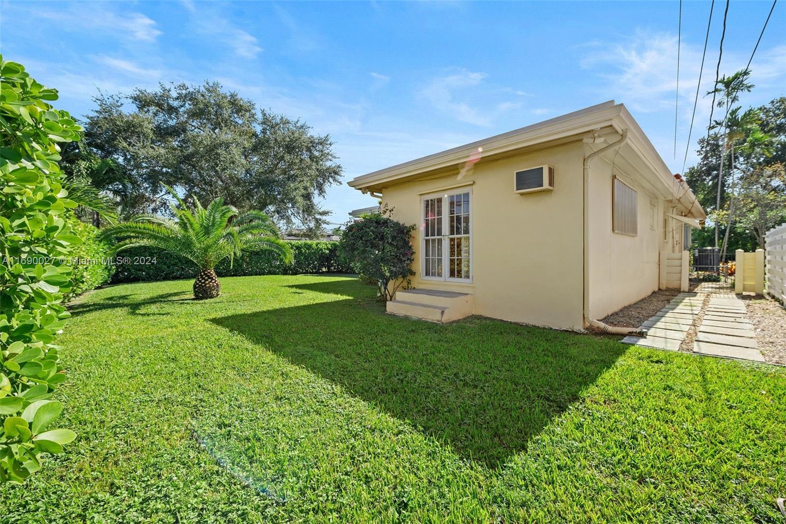 1103 Robin Ave, Miami Springs, Florida image 29