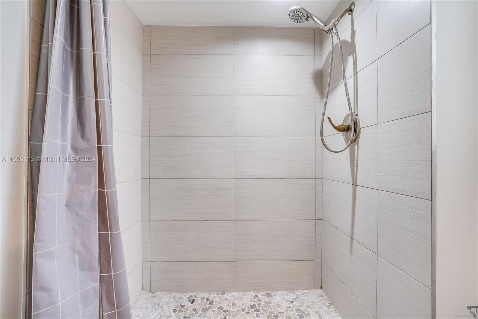 20350 W Country Club Dr #120-4, Aventura, Florida image 20