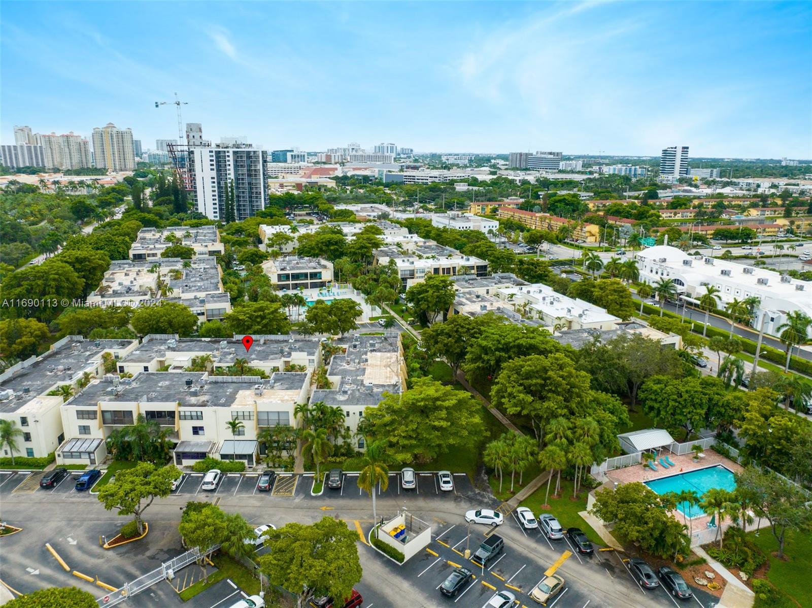 20350 W Country Club Dr #120-4, Aventura, Florida image 25