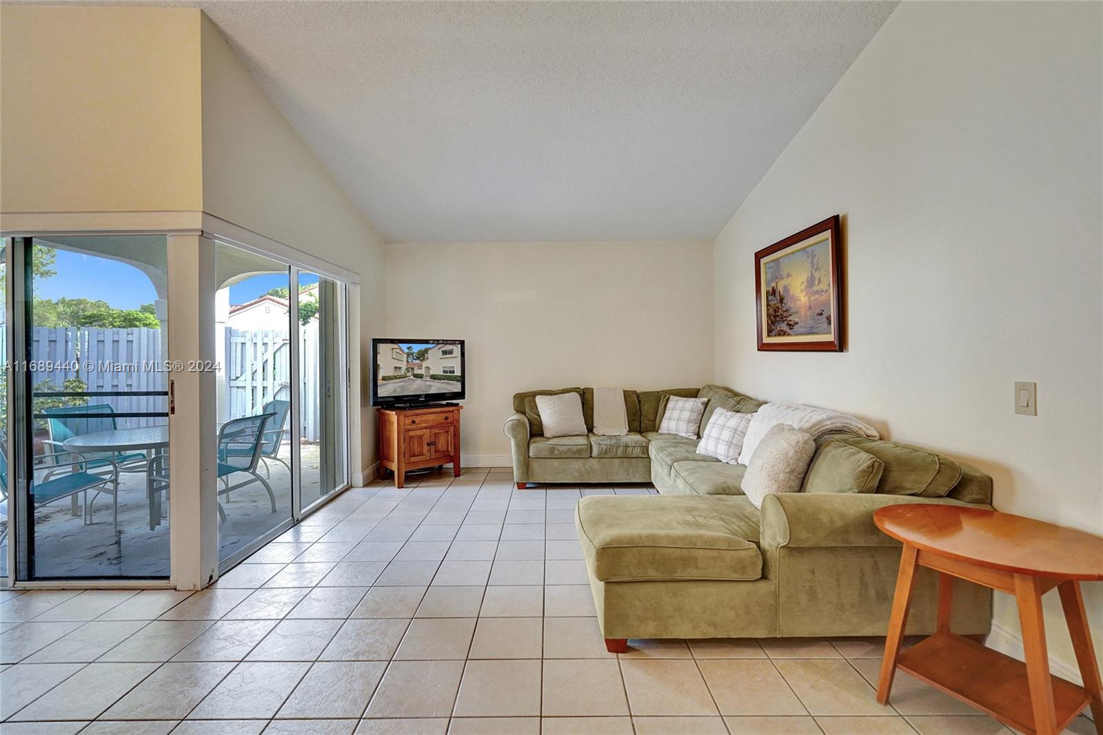 1364 Cottonwood Cir, Weston, Florida image 4