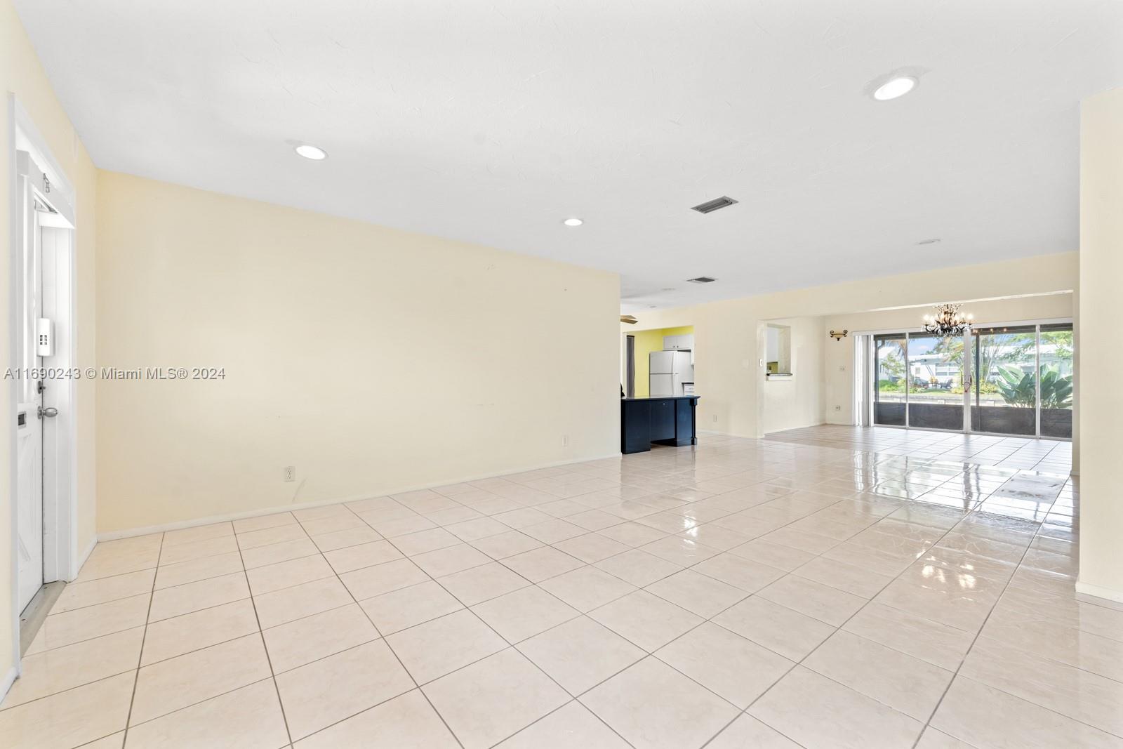 6607 NW 73rd St, Tamarac, Florida image 6