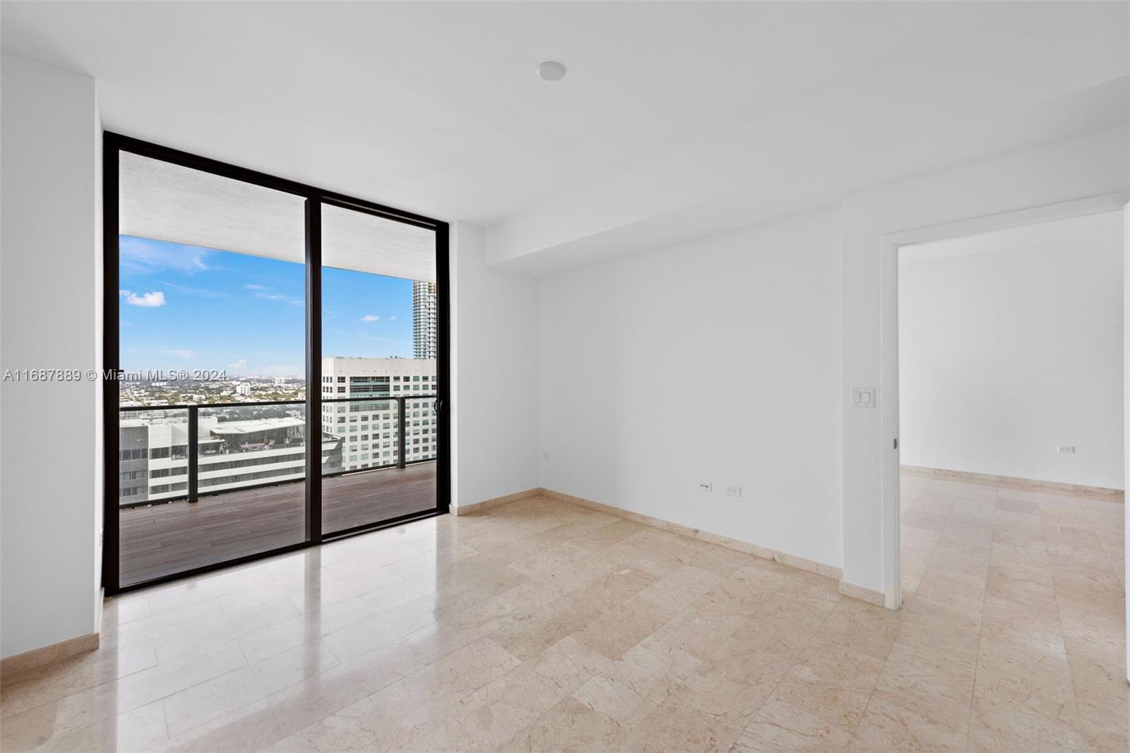 88 SW 7th St #2408, Miami, Florida image 13