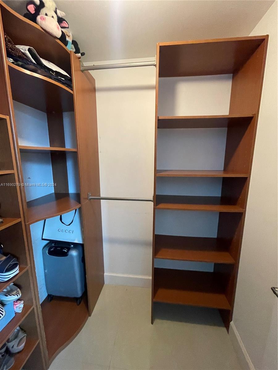350 S Miami Ave #3908, Miami FL 33130