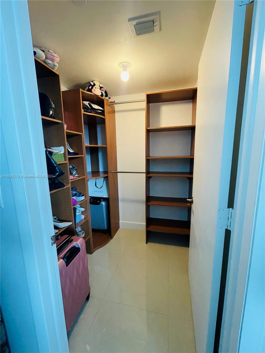 350 S Miami Ave #3908, Miami FL 33130