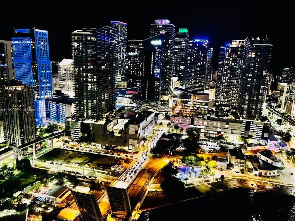 350 S Miami Ave #3908, Miami FL 33130