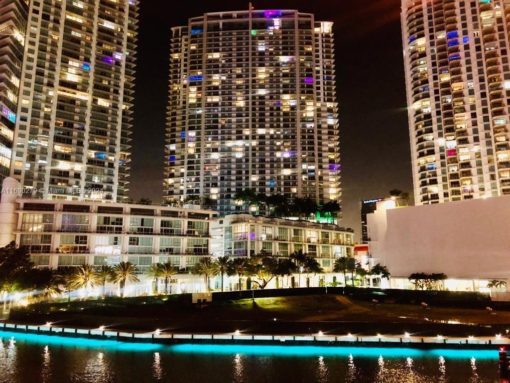 350 S Miami Ave #3908, Miami FL 33130