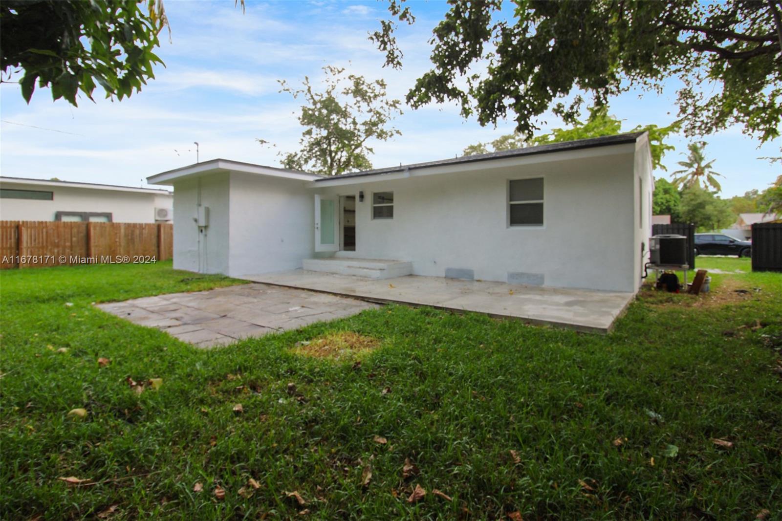 1570 NE 142nd St, North Miami, Florida image 20