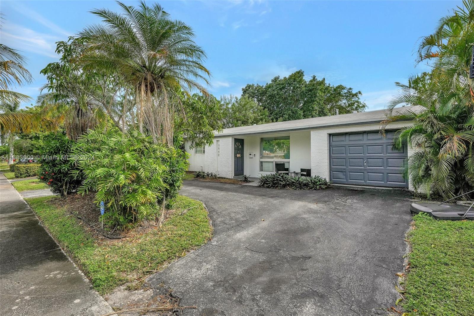 5940 NW 16th St, Sunrise, Florida image 32