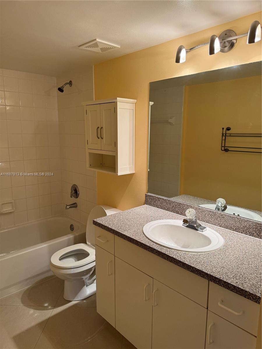 5005 Wiles Rd #205, Coconut Creek, Florida image 11