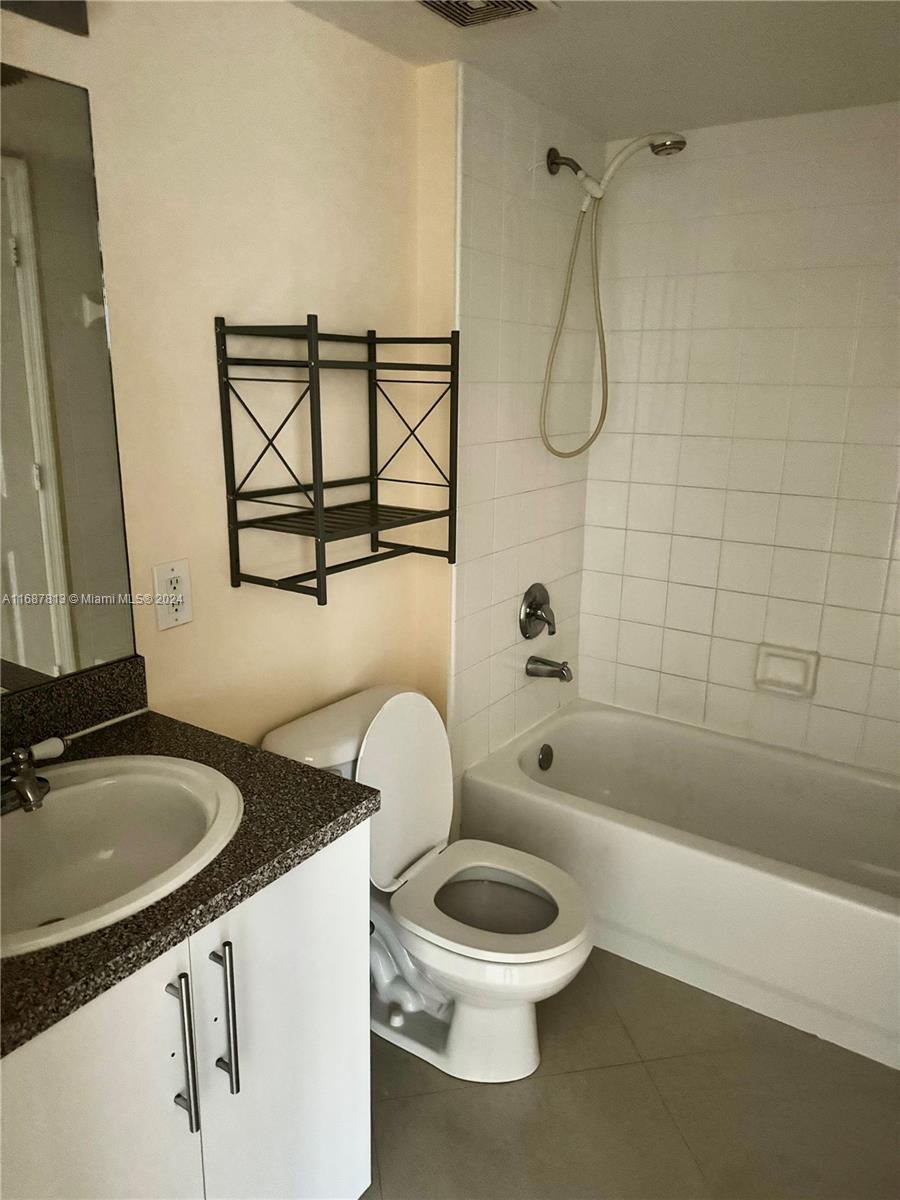 5005 Wiles Rd #205, Coconut Creek, Florida image 5