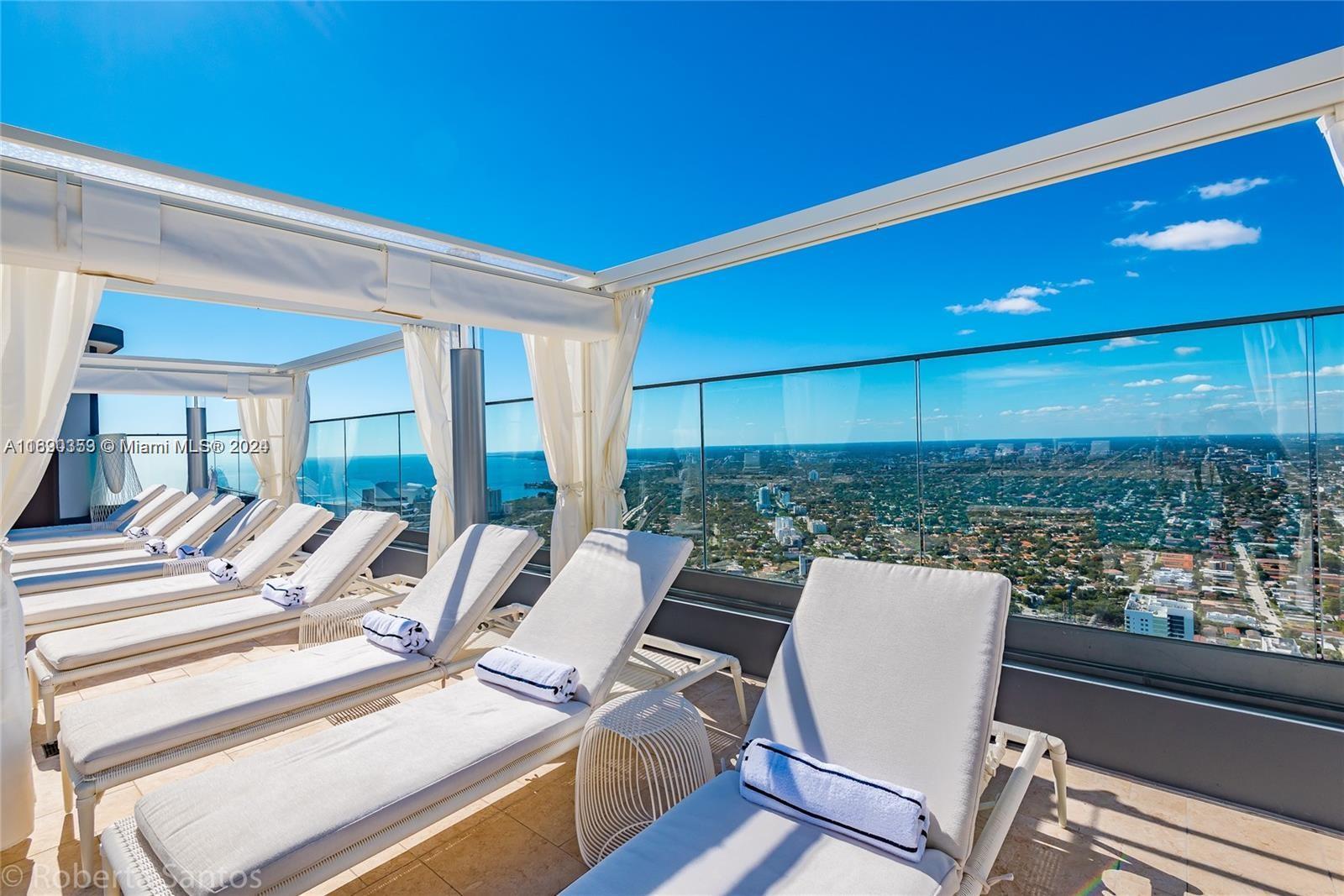 Live in one of Miami's tallest tower, one of the tallest residential condo building south of New York . This highly sought after luxury building by Italian developer Ugo Colombo is outfitted with Miele appliances, includes two pools, club house, spa and more! This particular property is 1 bedrooms, 1.5 baths and includes right to valet parking.