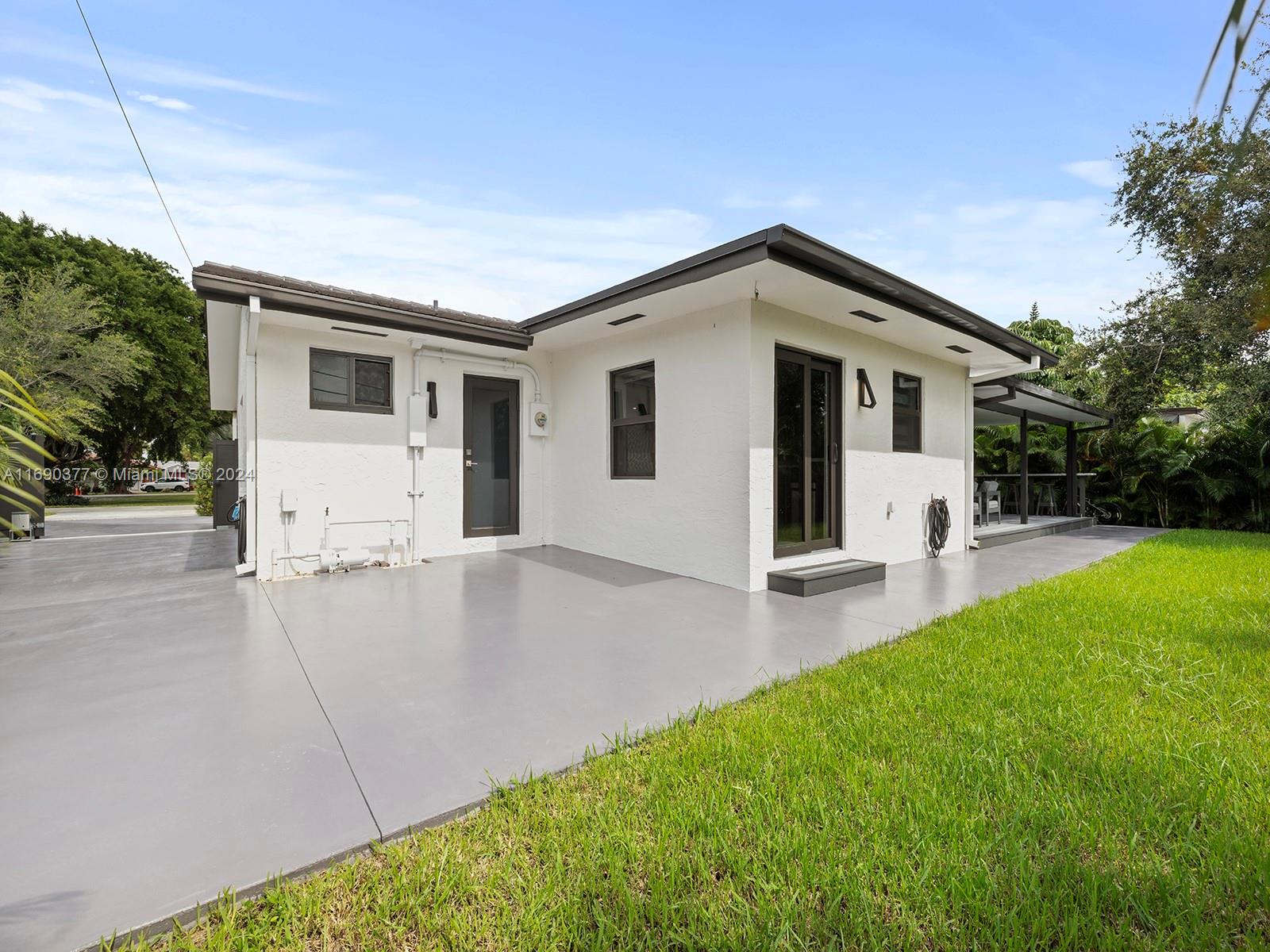 168 Hough Dr, Miami Springs, Florida image 37