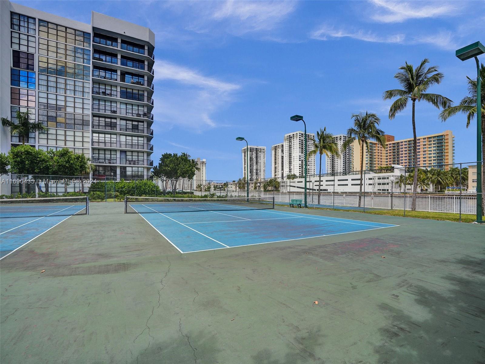 800 Parkview Dr #131, Hallandale Beach, Florida image 34