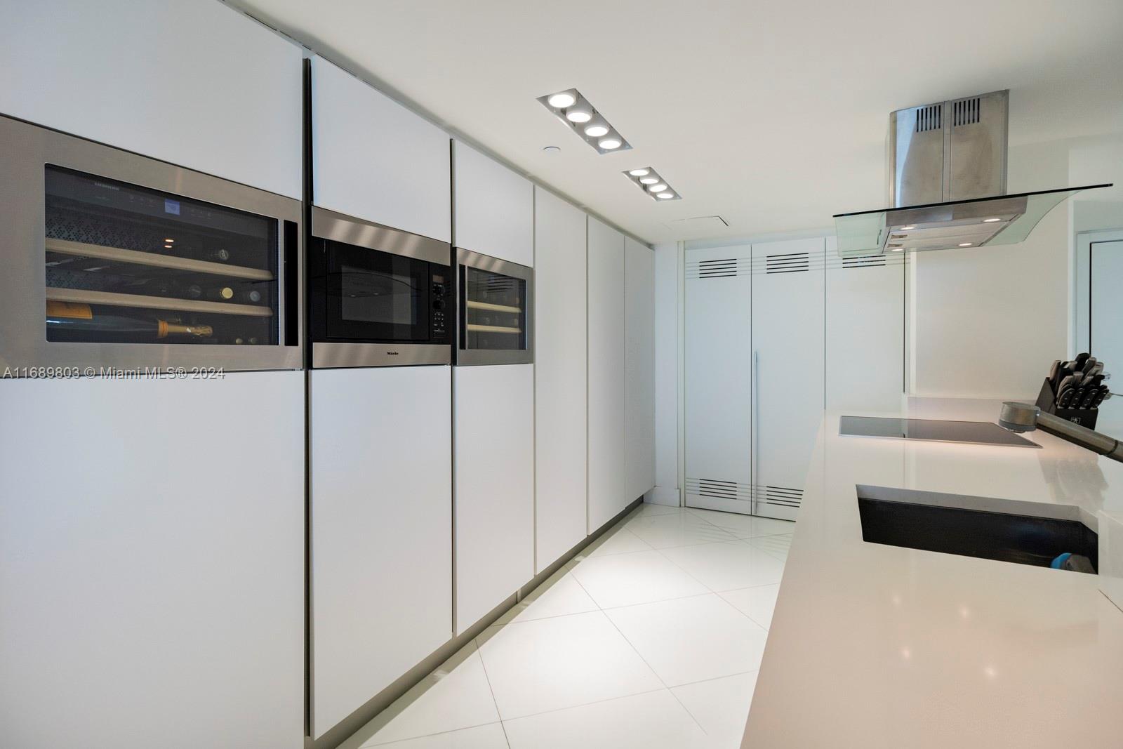 2101 Brickell Ave #2706, Miami FL 33129