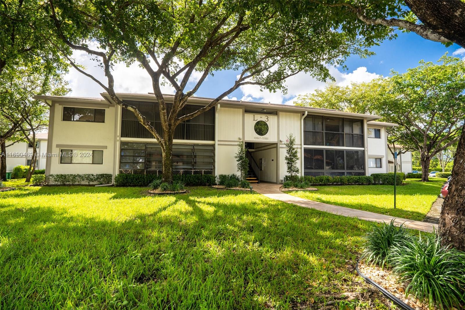 10869 W Clairmont Cir #209, Tamarac, Florida image 31