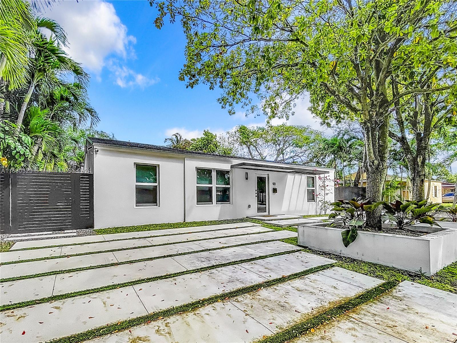 931 NE 140th St, North Miami, Florida image 34