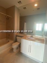 335 S Biscayne Blvd #LPH-10, Miami FL 33131
