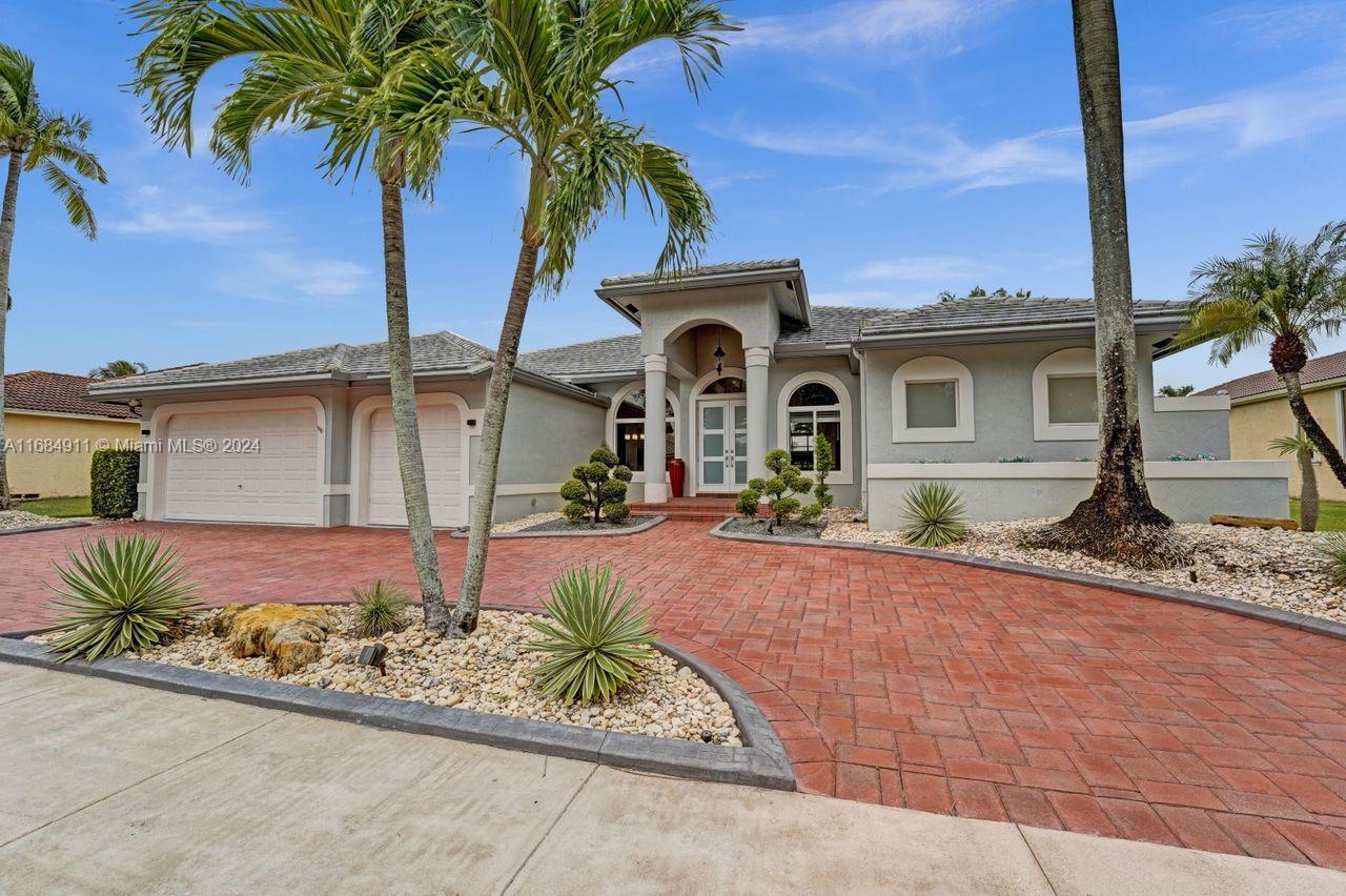 372 Mallard Drive, Weston, Florida image 1