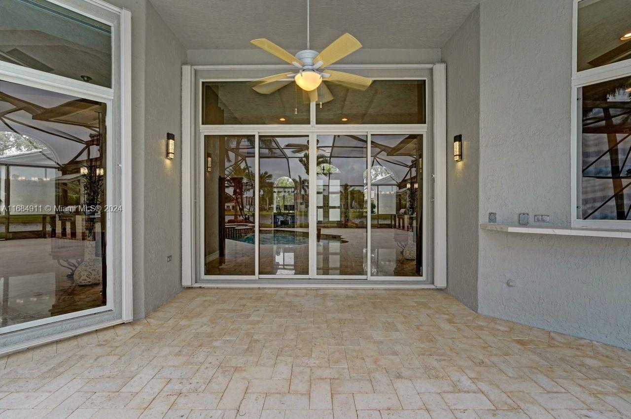 372 Mallard Drive, Weston, Florida image 23