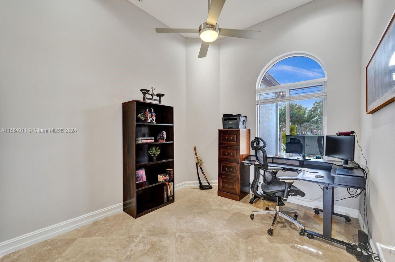 372 Mallard Drive, Weston, Florida image 35