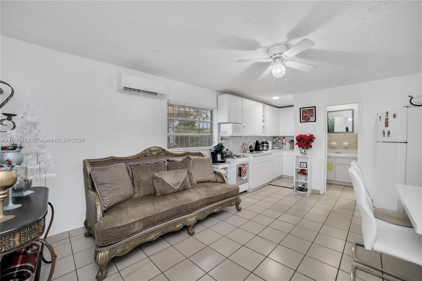 220 E 61st St, Hialeah, Florida image 2