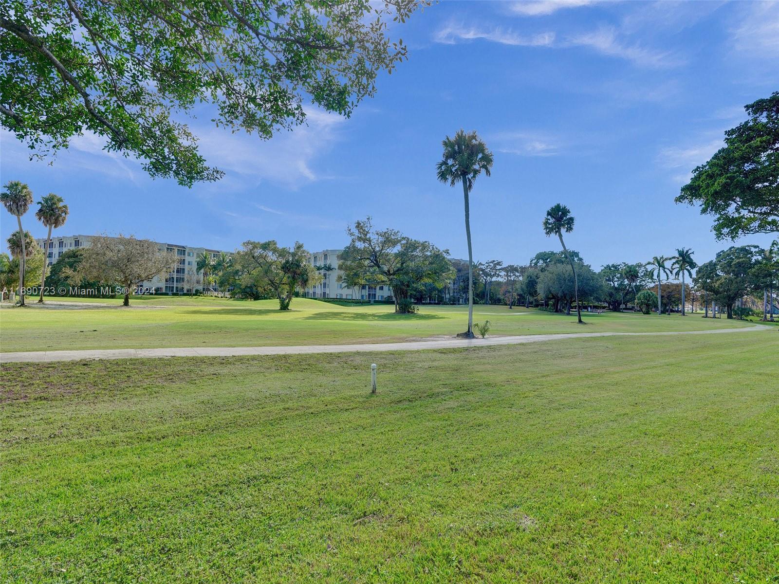 3700 Oaks Clubhouse Dr #203, Pompano Beach, Florida image 39