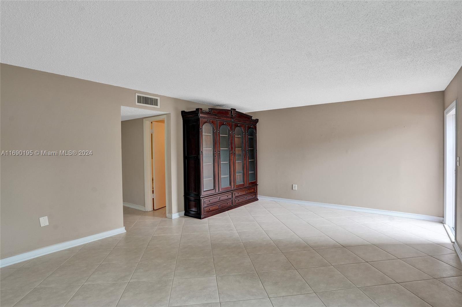 9050 NW 28th St #104, Coral Springs, Florida image 12